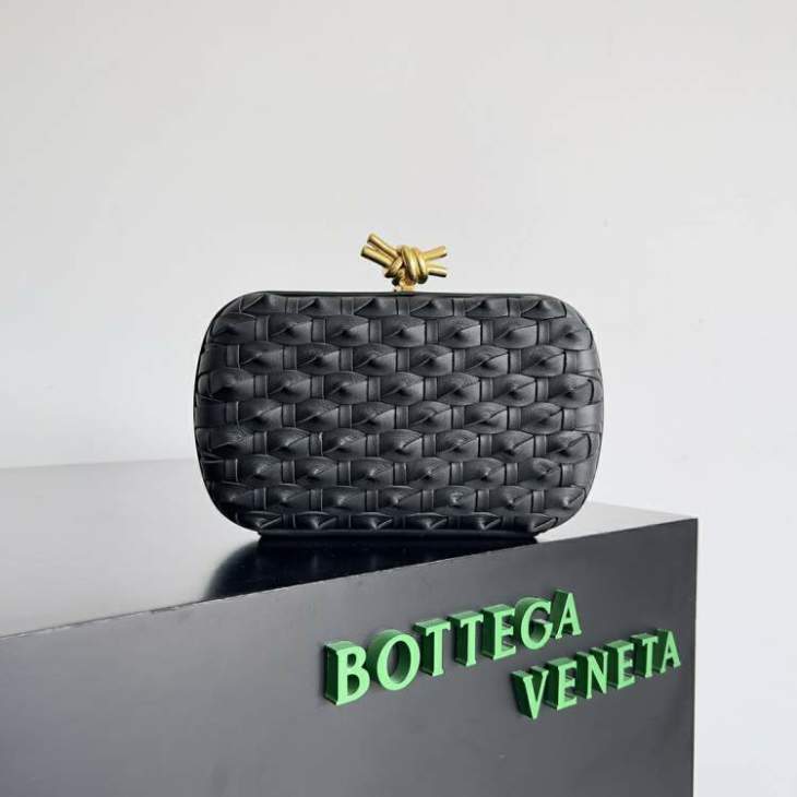 Picture of Bottega Veneta Handbags _SKUfw184061169fw